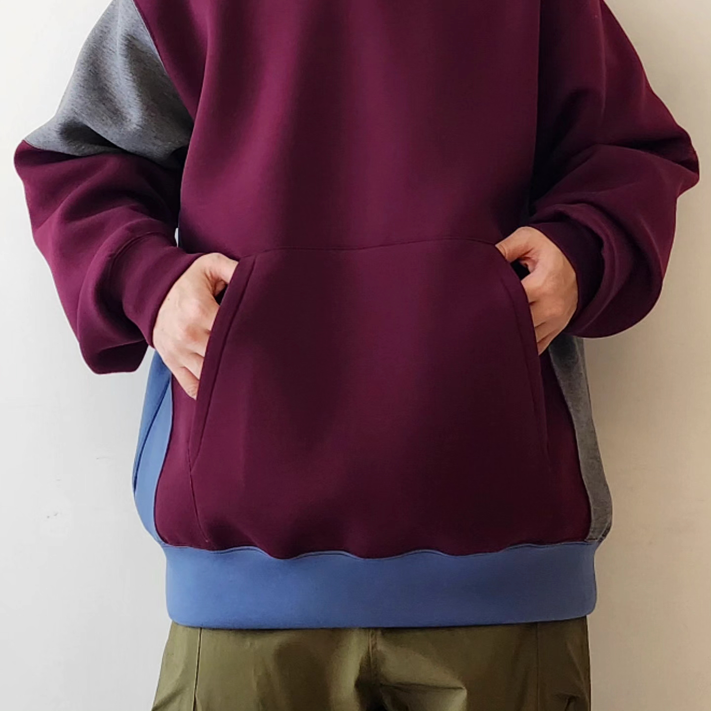 TAUPE / Flower Head Sweat Shirt