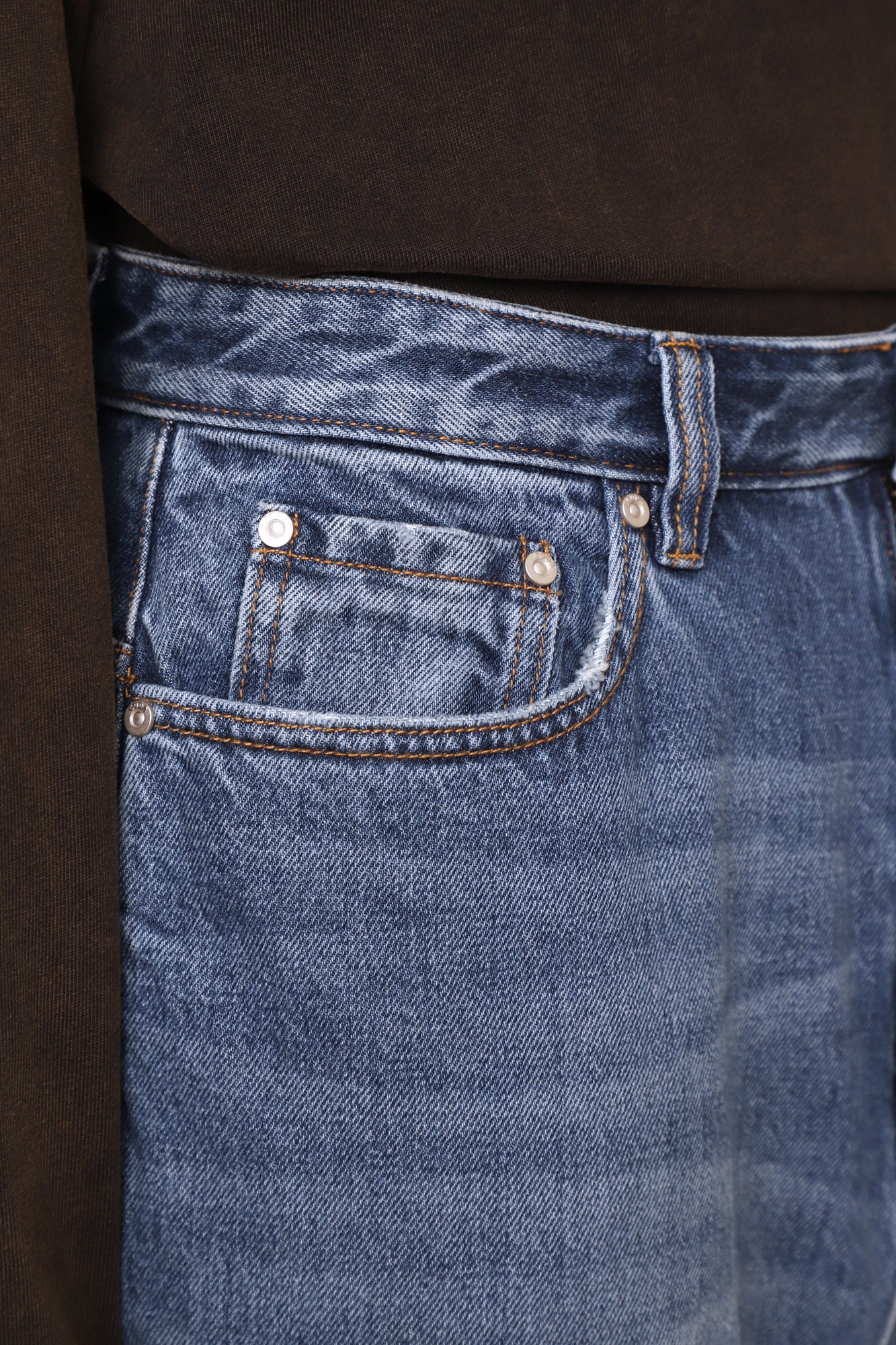 CODA / Indigo Washed Distressed Exrended Cut Luft Jeans