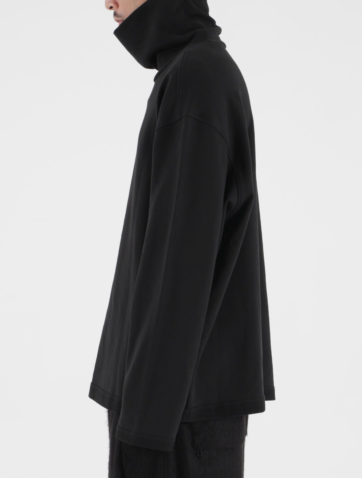 Black Kayan Oversize Turtleneck Sweat Shirt