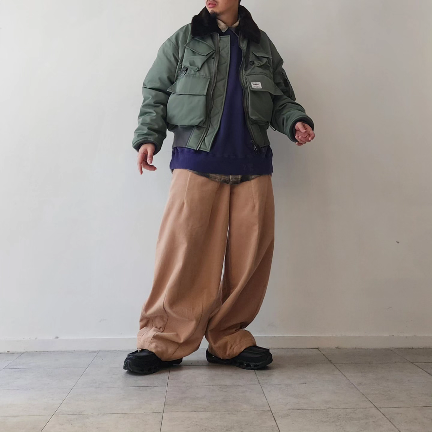 INTERIM / Bleach Hyper Big V Loop Wheel Seamless Sweat Shirt