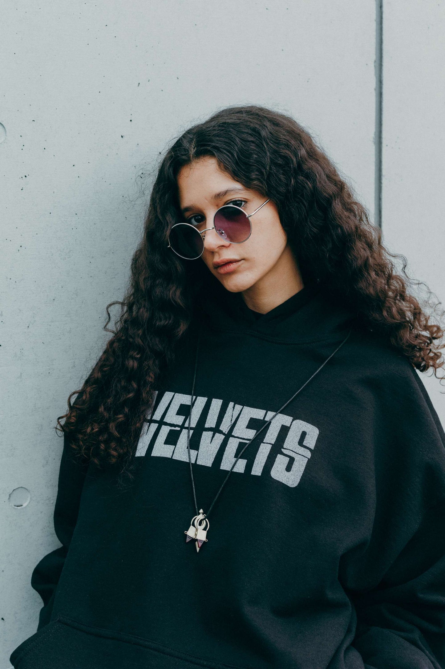 ESSAY / Black Parka - Velvets