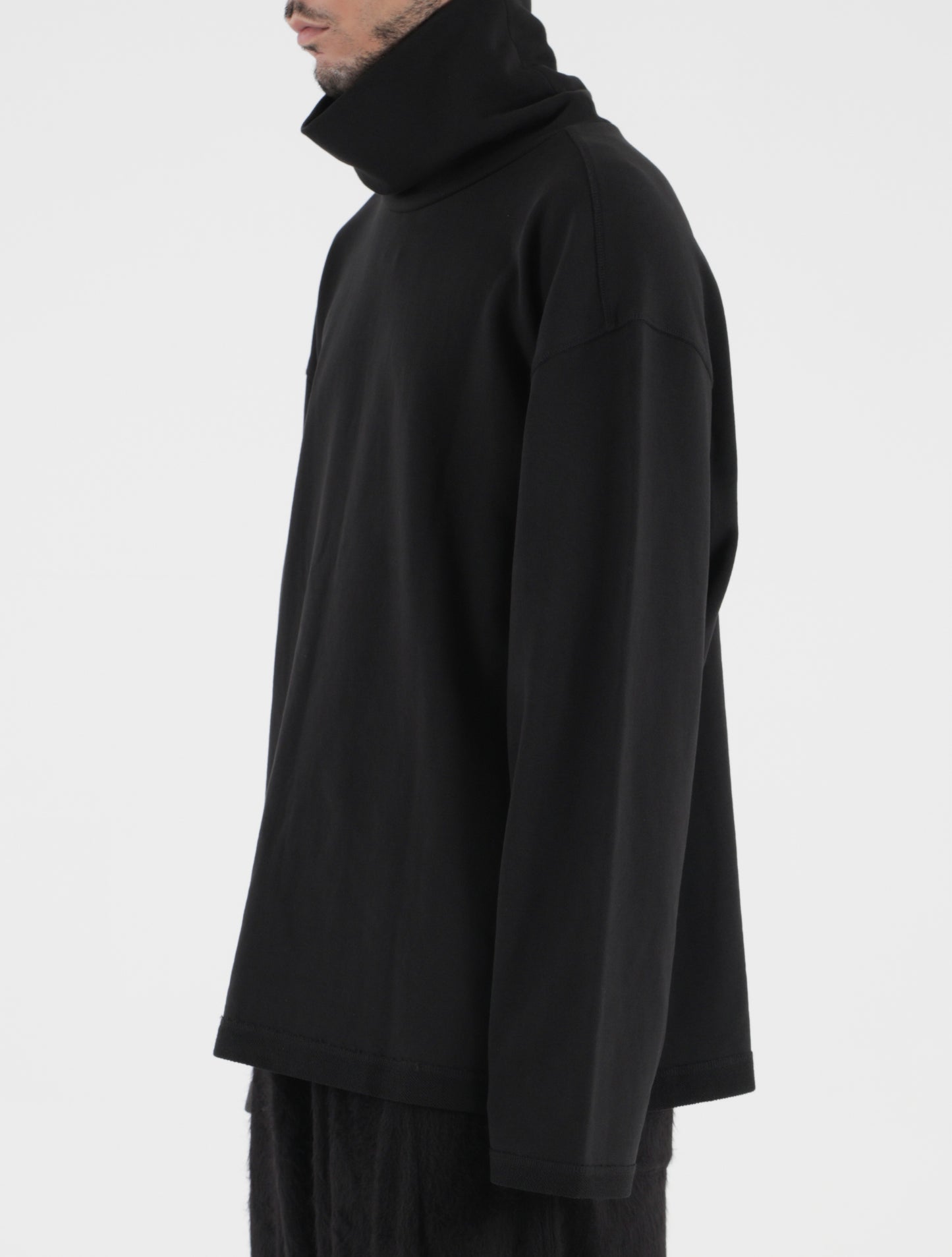 Black Kayan Oversize Turtleneck Sweat Shirt