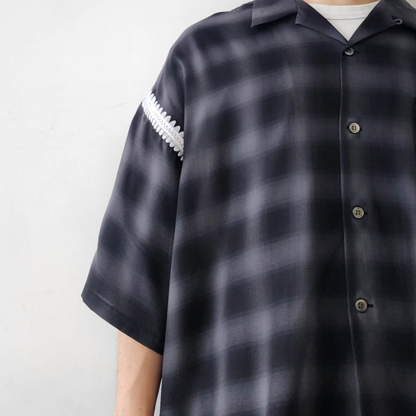 DISCOVERED / Ombre Wide Open Collar Shirts