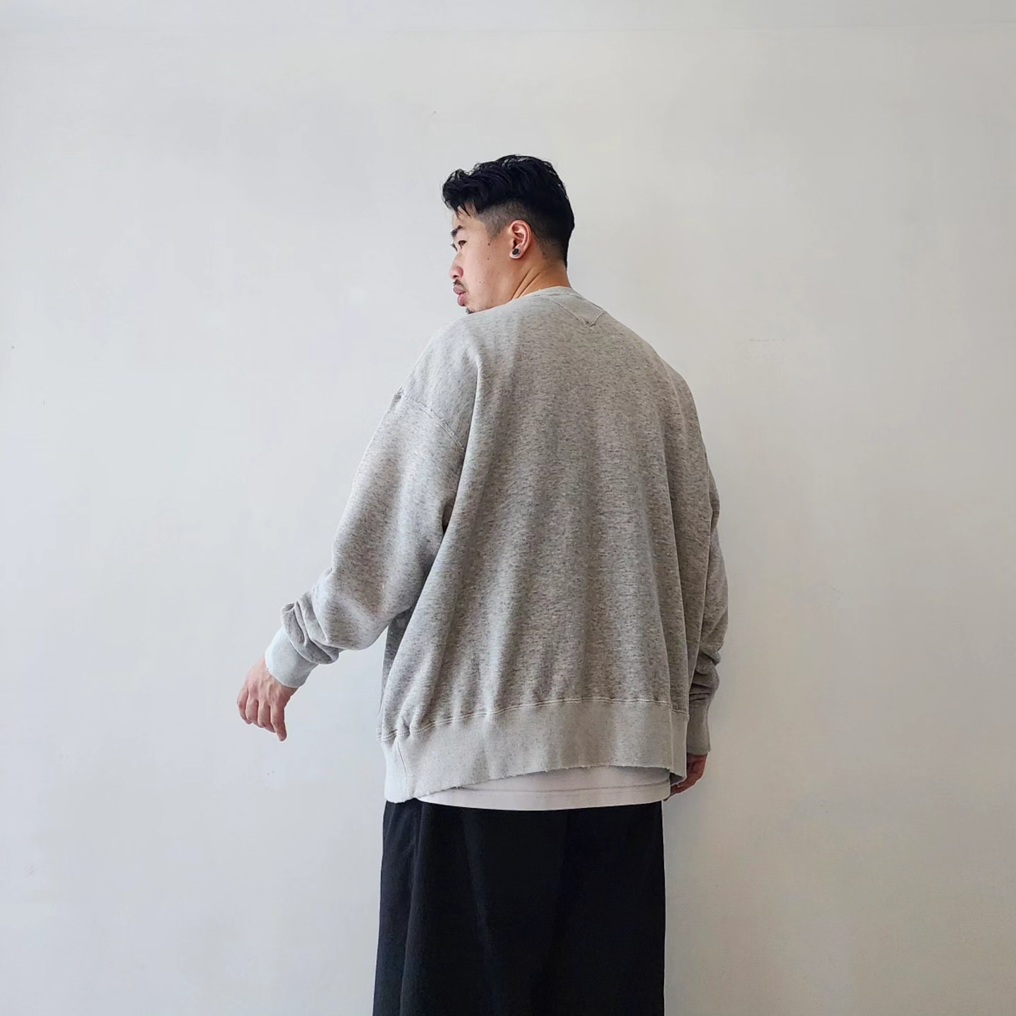 INTERIM / Bleach Hyper Big V Loop Wheel Seamless Sweat Shirt