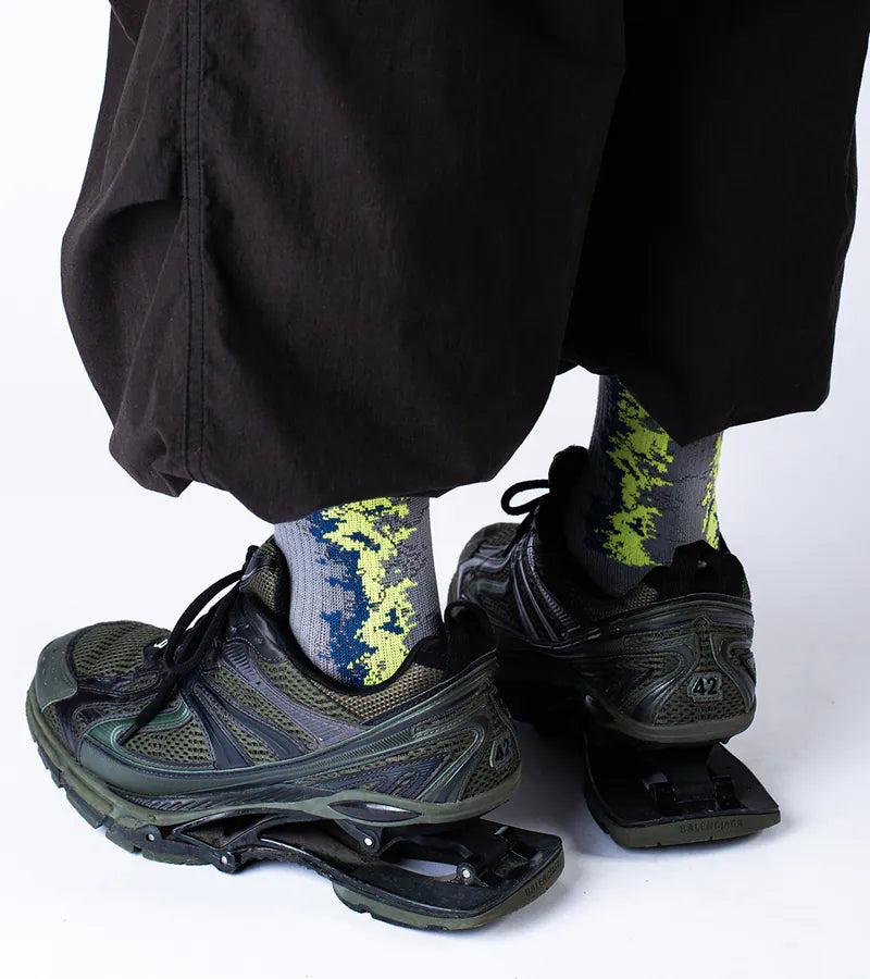 NOZZLEQUIZ / Gradient fntsy - LANDING Midcalf socks