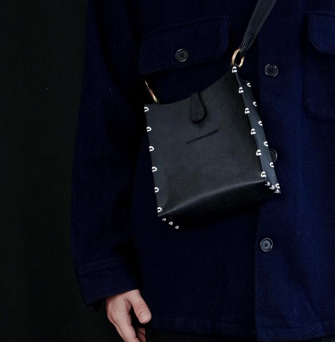 Clean Shoulder Bag