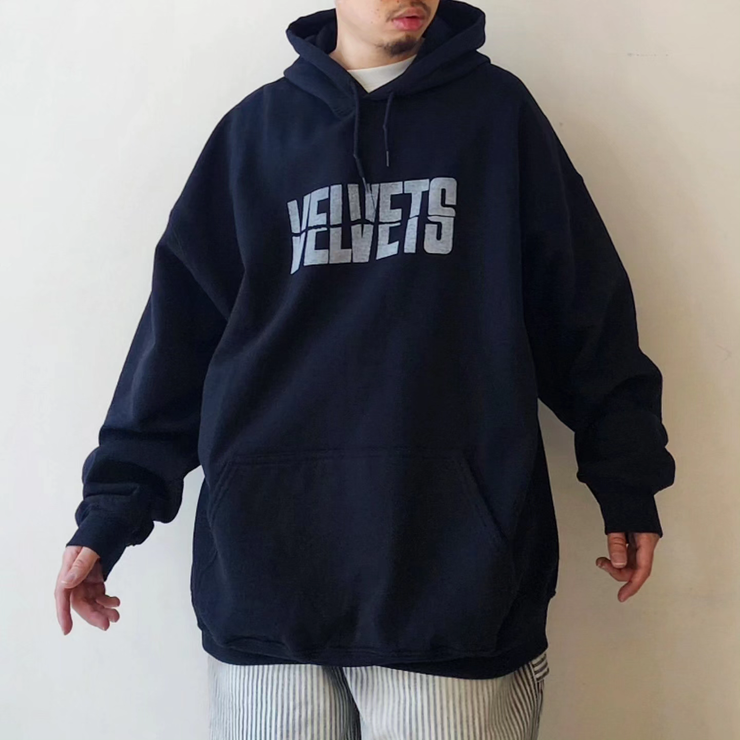 ESSAY / Black Parka - Velvets