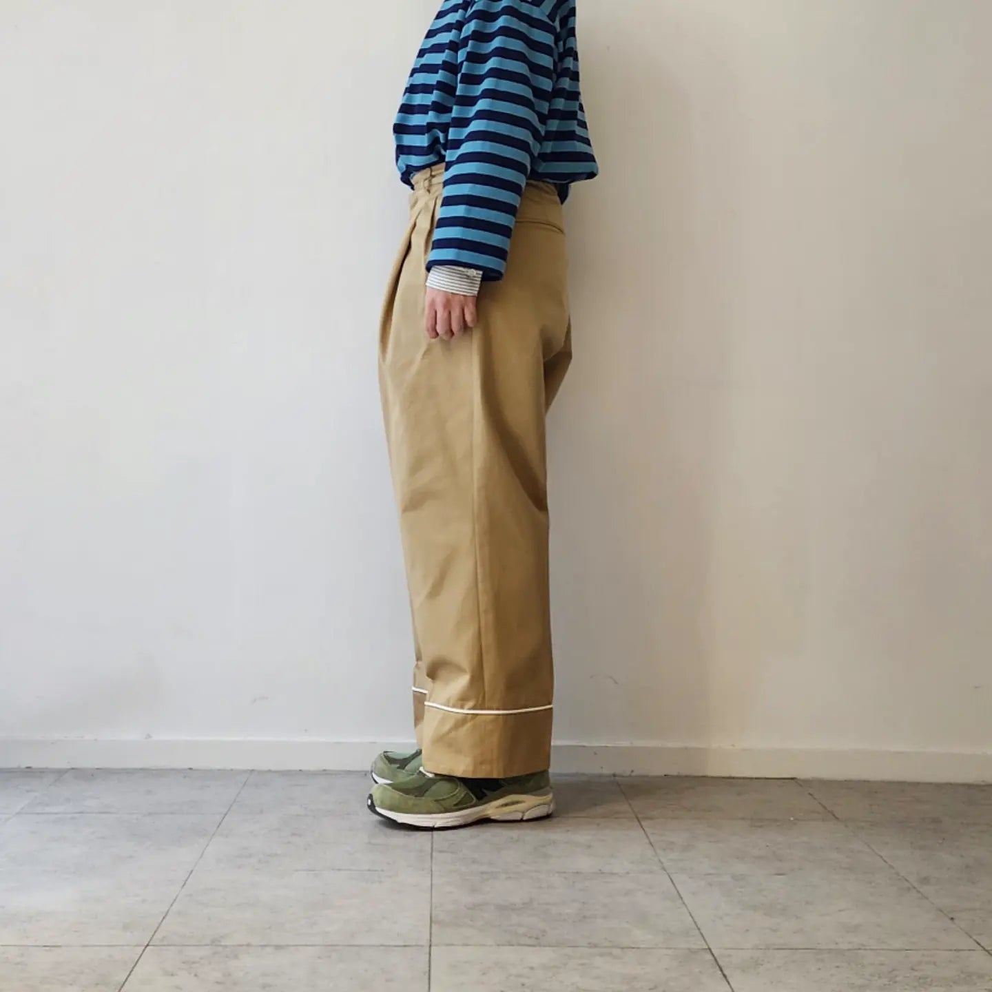 Epiping Tuck Wide Trouser