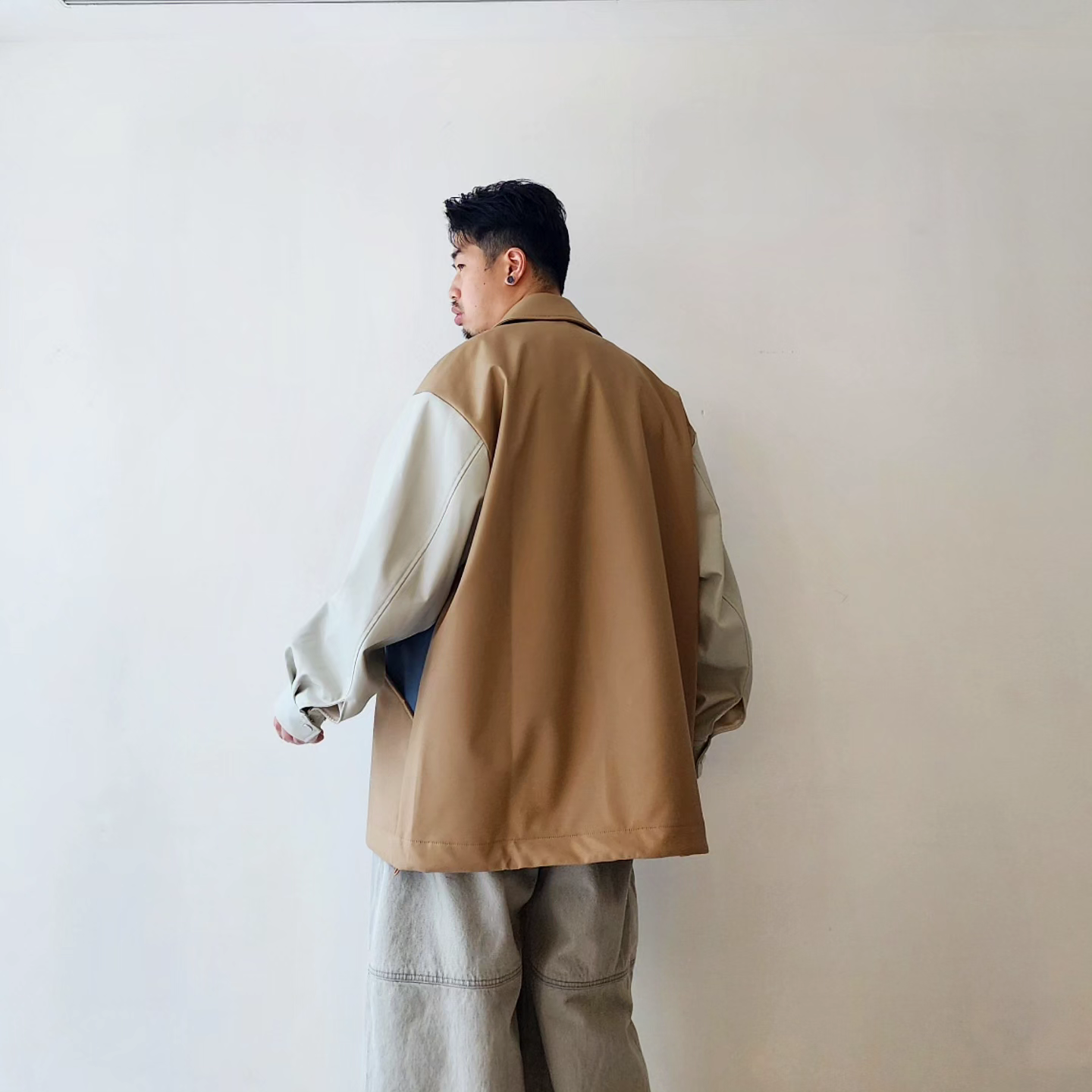 TAUPE / Laminate Blocking Coach Jacket