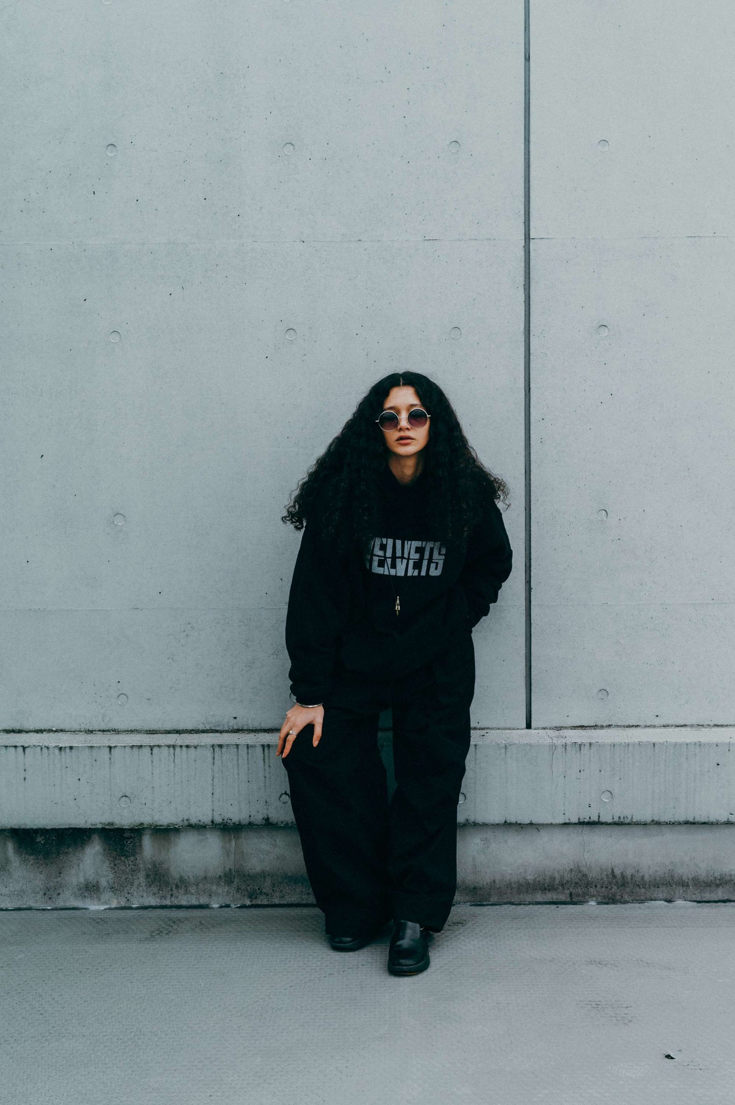 ESSAY / Black Parka - Velvets