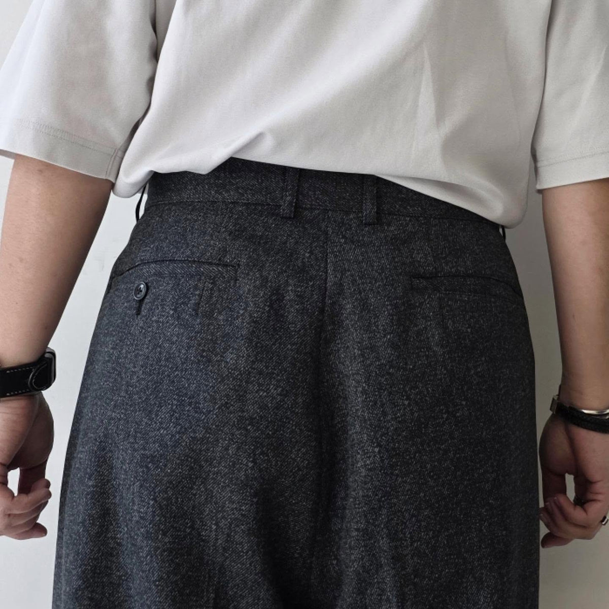 REVERBERATE / Tacked Shorts (Black)