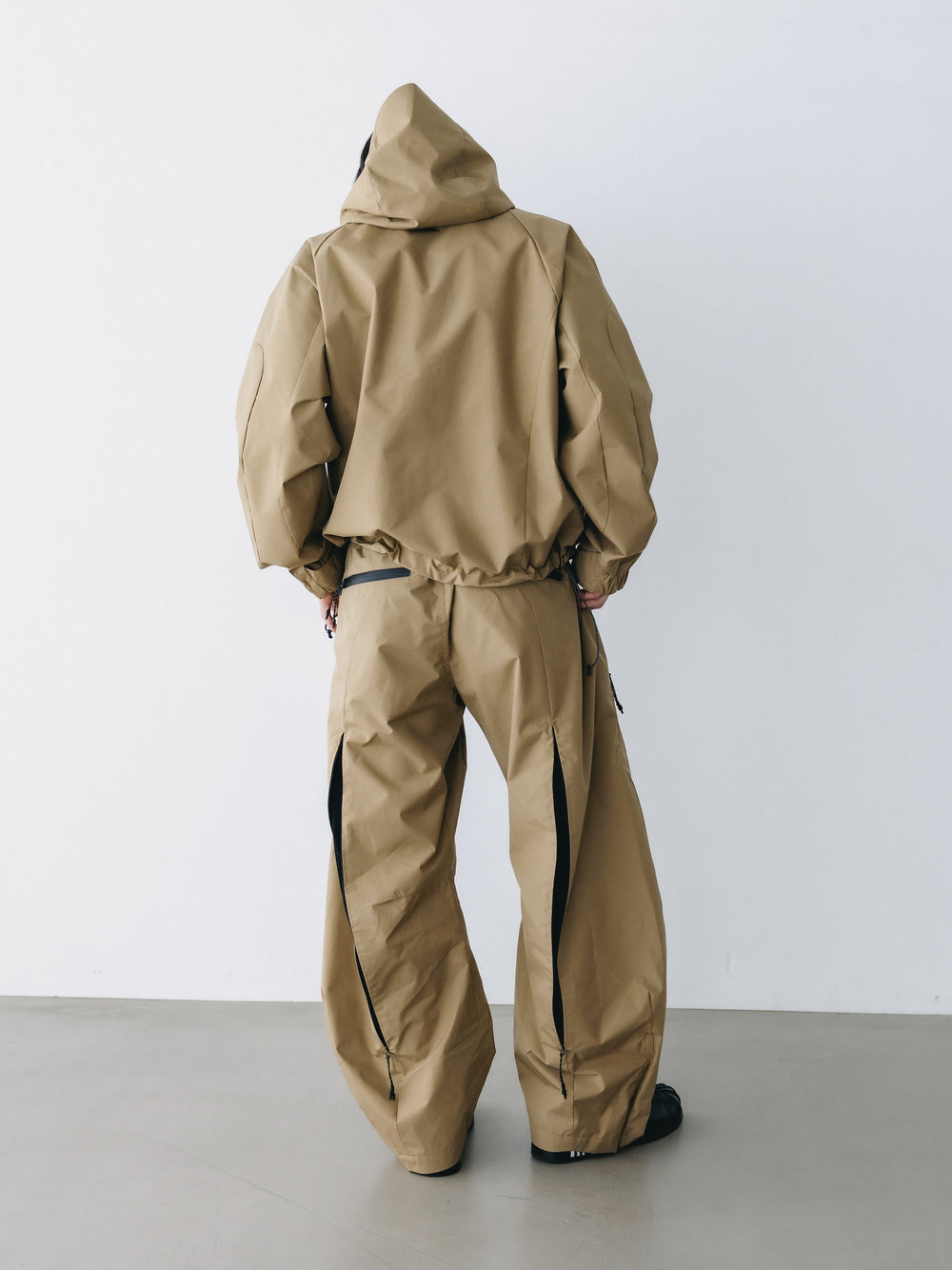 CLESSTE / +Phenix Windstopper ® By Gore-tex Labs City Mountain Jacket (Camel Beige)