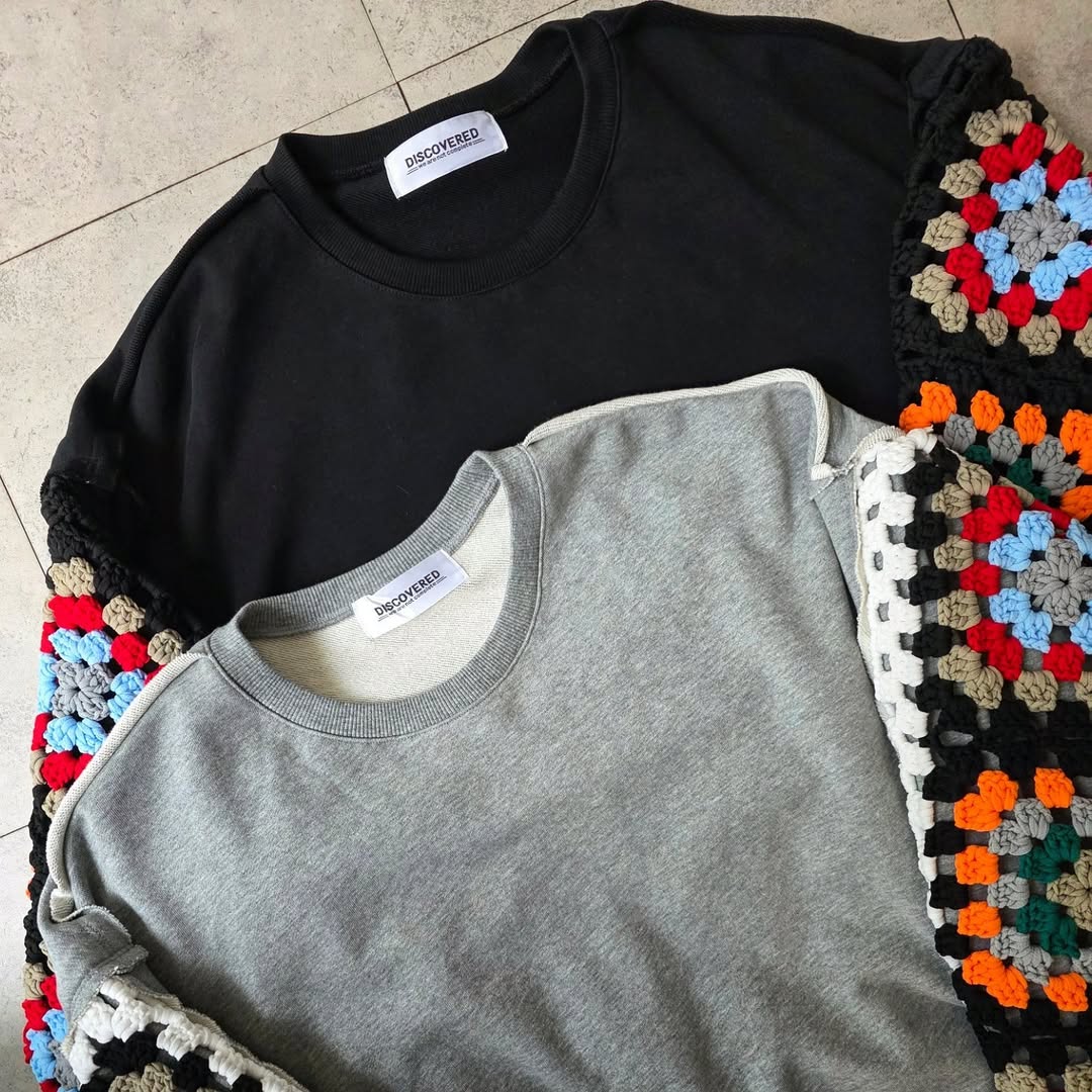 DISCOVERED / Crochet Sleeve Sweat (Black)