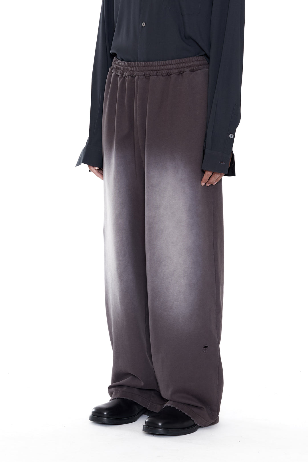 CODA / Worn Black Aging Faded Damage Sweatpants