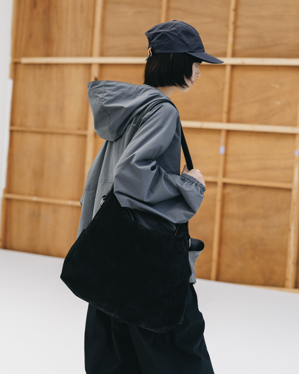 CLESSTE / Suede Nomad Bag (Black)