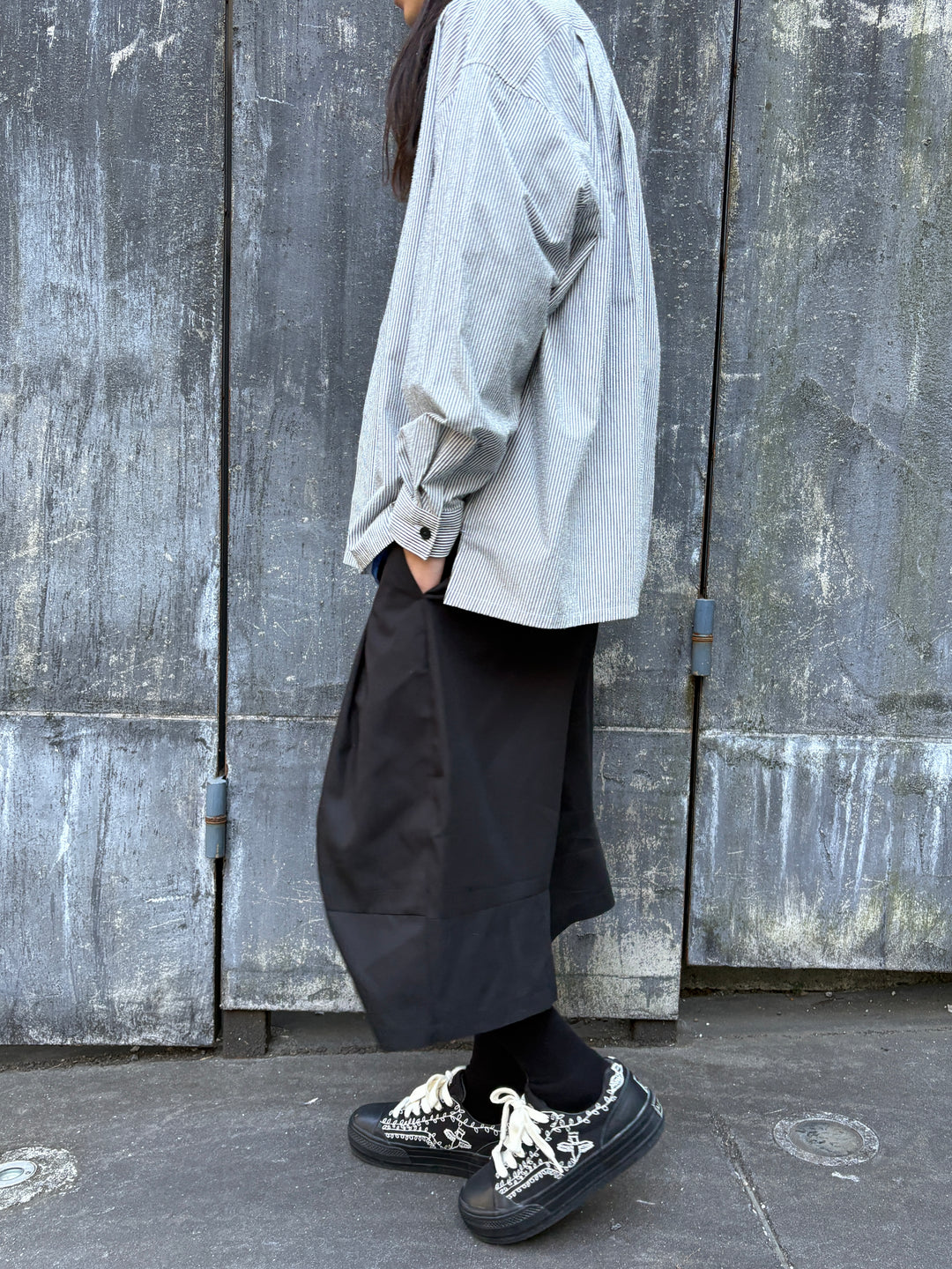 SHINYAKOZUKA / Roomy Shirt (Black Stripe)