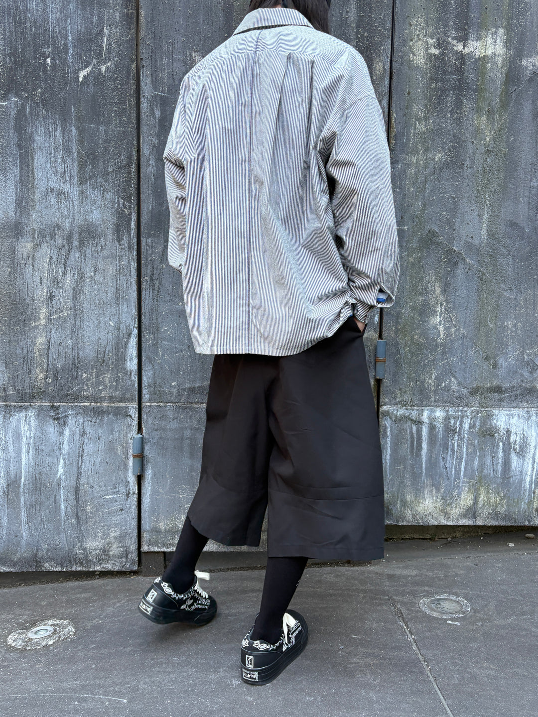 SHINYAKOZUKA / Roomy Shirt (Black Stripe)