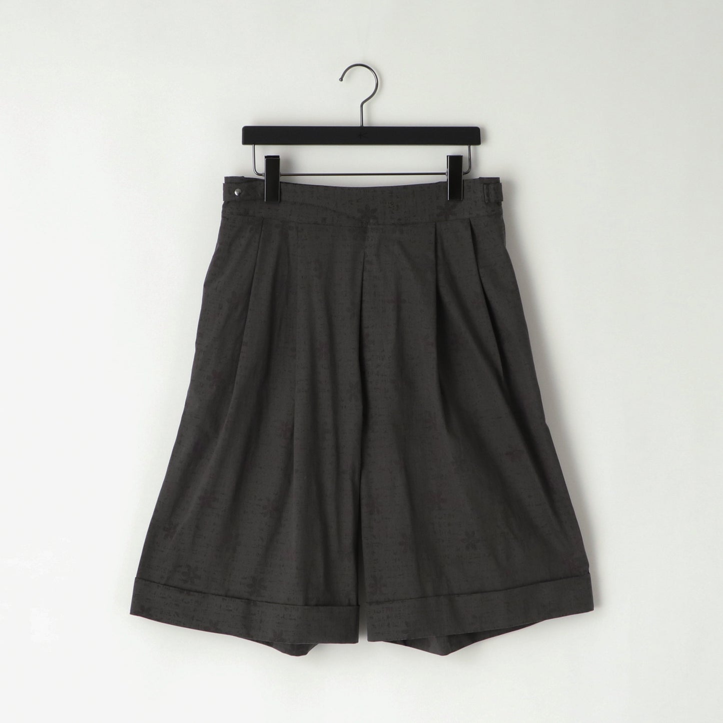 KANEMASA PHIL / 46G Opal Print Gurkha Shorts (Charcoal Print)