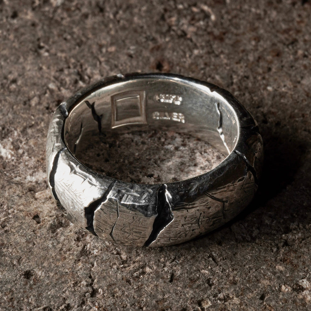 GIFT HAND / Crack Ring 10 - 925 Sterling Silver