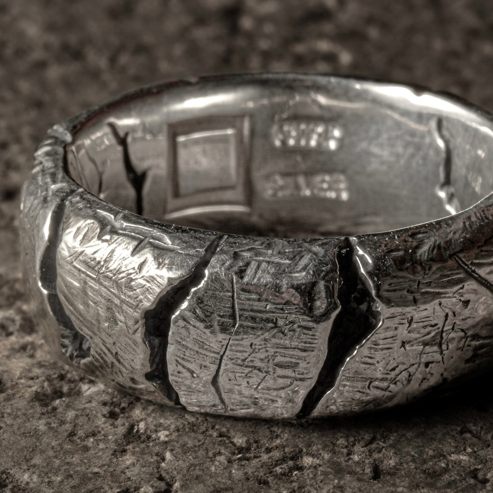 GIFT HAND / Crack Ring 10 - 925 Sterling Silver