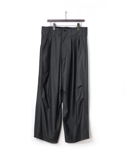 ESSAY / Wide Over Slacks