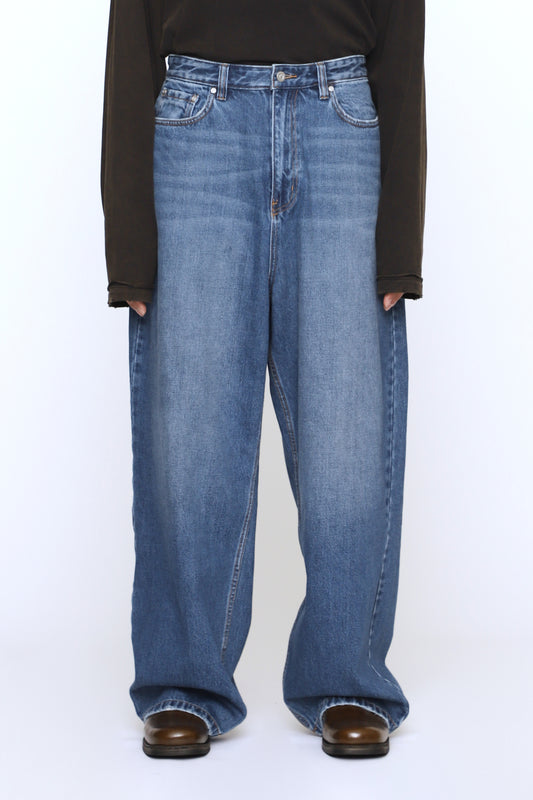 CODA / Indigo Washed Distressed Exrended Cut Luft Jeans