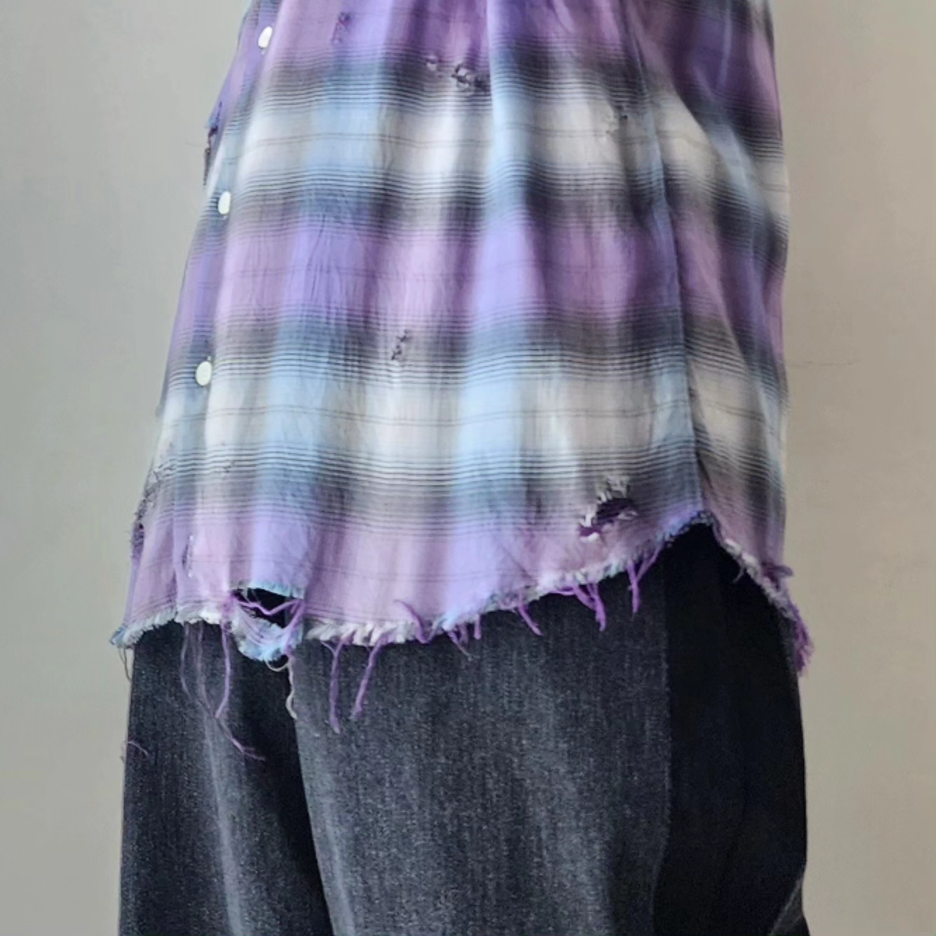 THE JEAN PIERRE / Grunge Destroy Plaid Shirt