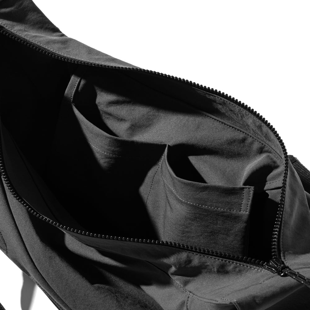 CLESSTE / Soft Shell Future Bag