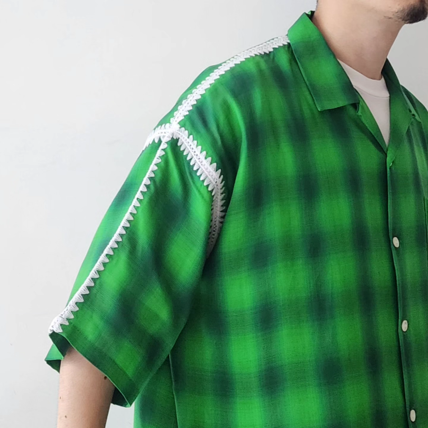 DISCOVERED / Ombre Wide Open Collar Shirts