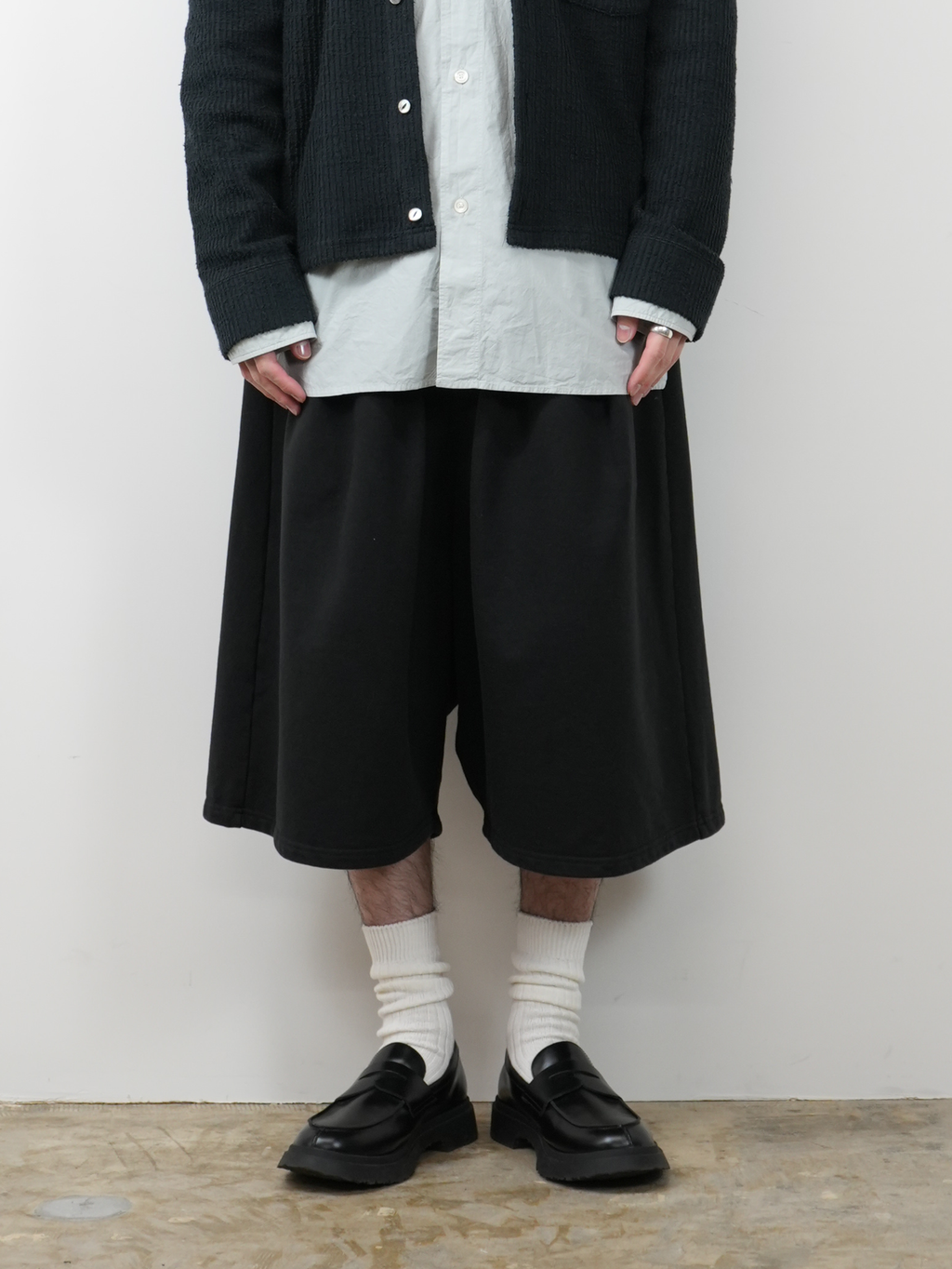 ANCELLM / 3/4 Tuck Sweat Shorts