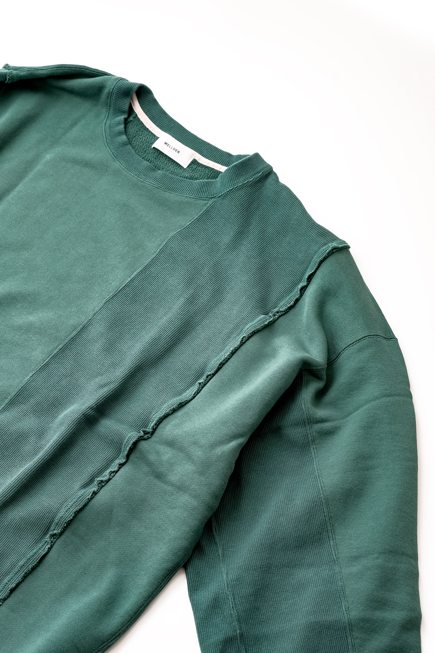 WELLDER / Cut Off Crew Neck