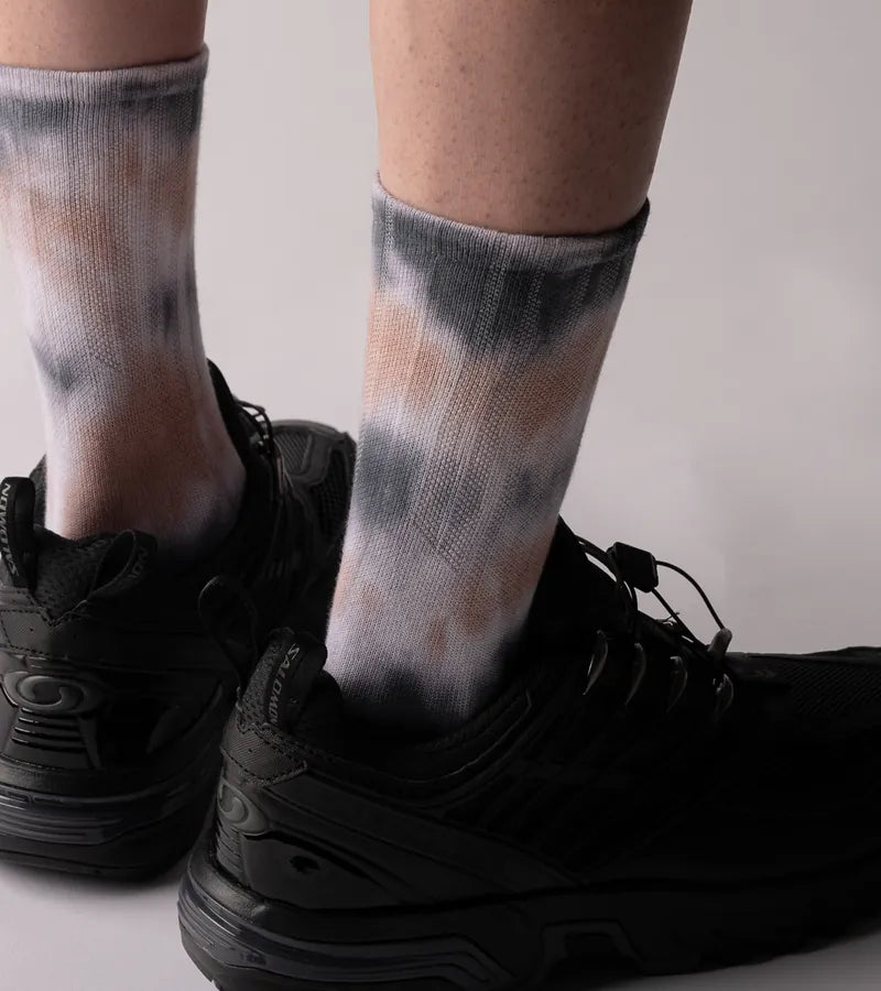 NOZZLEQUIZ / Drip Black - Spray Dye Crew Casual Socks