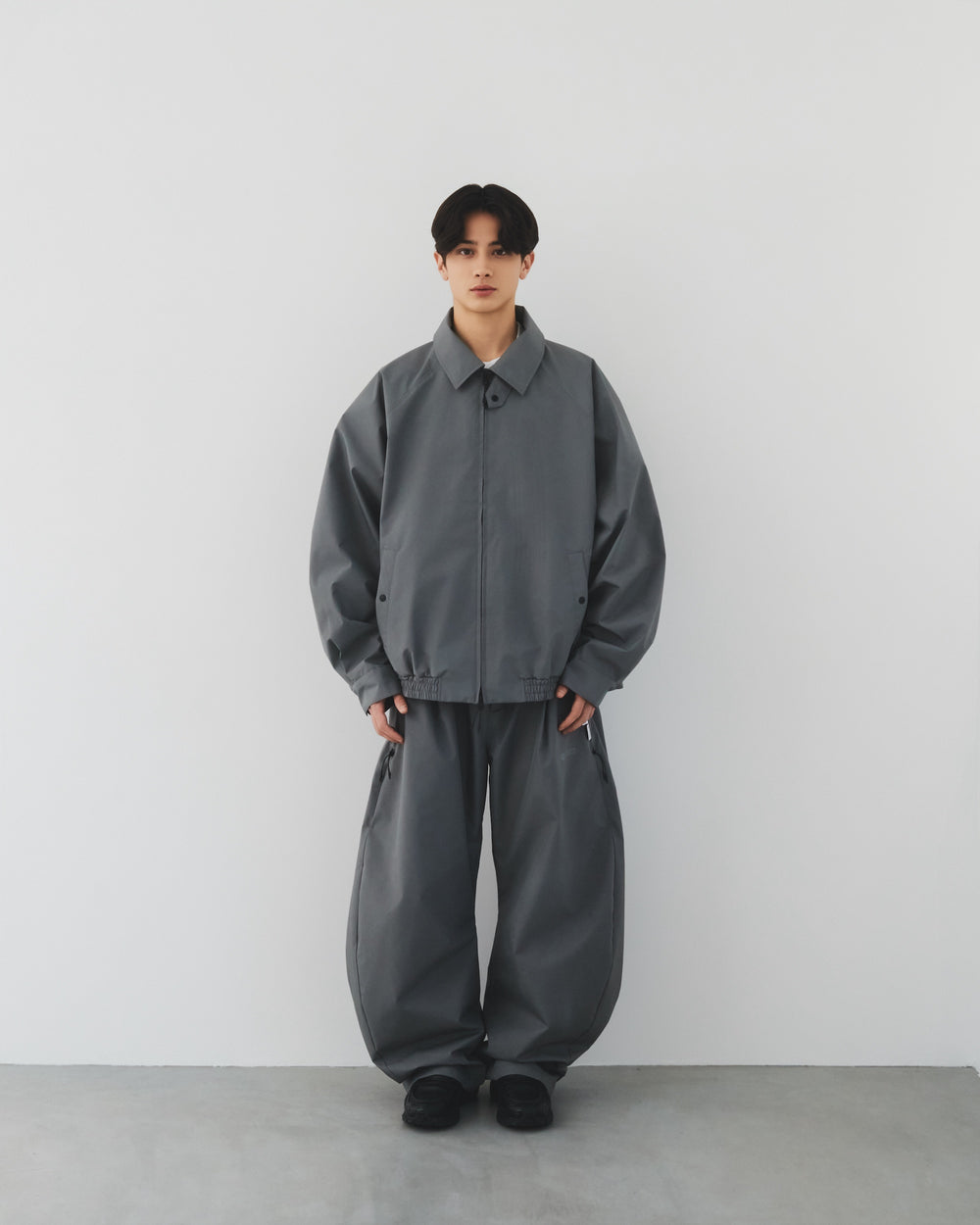CLESSTE / +Phenix Windstopper ® By Gore-tex Labs City Barrel Leg Pants (Charcoal Gray)