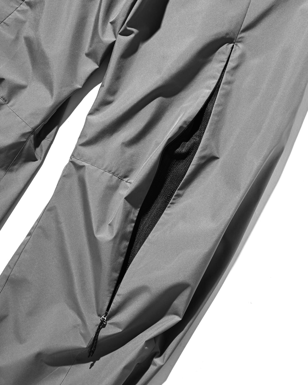 CLESSTE / +Phenix Windstopper ® By Gore-tex Labs City Barrel Leg Pants (Charcoal Gray)