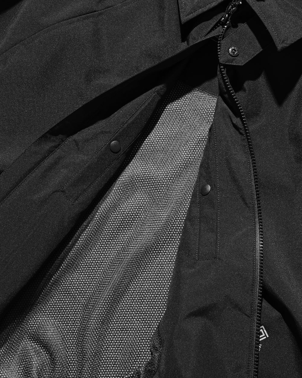 CLESSTE / +Phenix Windstopper ® By Gore-tex Labs Active City Utility Jacket (Black)