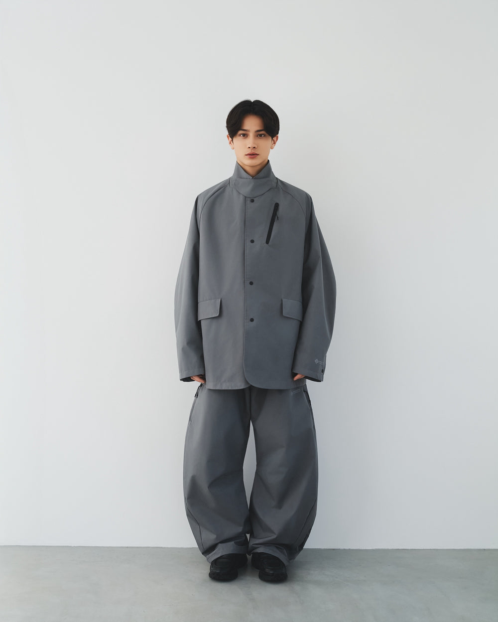 CLESSTE / +Phenix Windstopper ® By Gore-tex Labs City Barrel Leg Pants (Charcoal Gray)