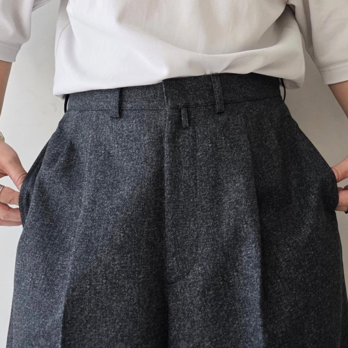 REVERBERATE / Tacked Shorts (Black)
