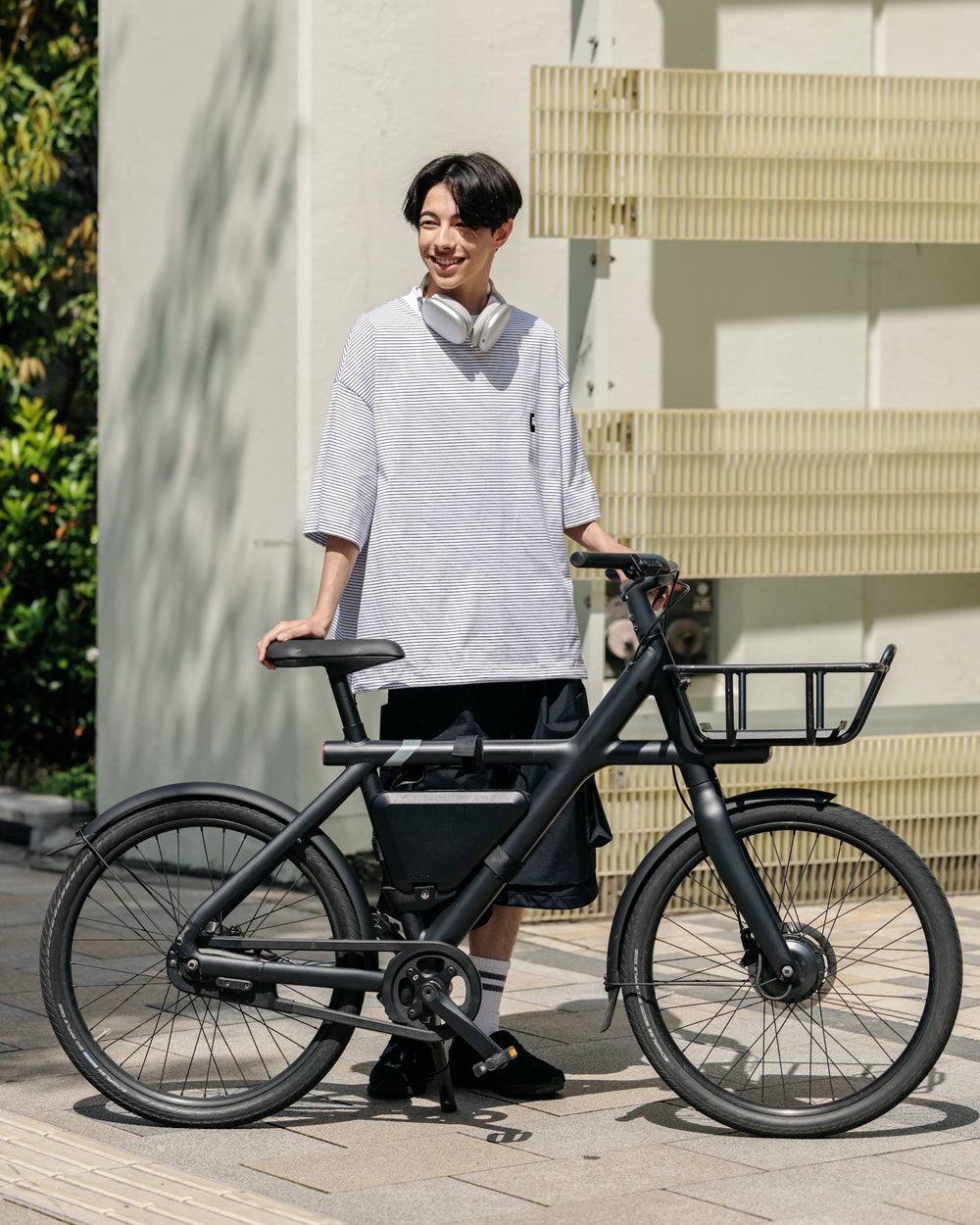 CLESSTE / 'C' Striped Massive T-Shirt With Drawstrings (White x Black)