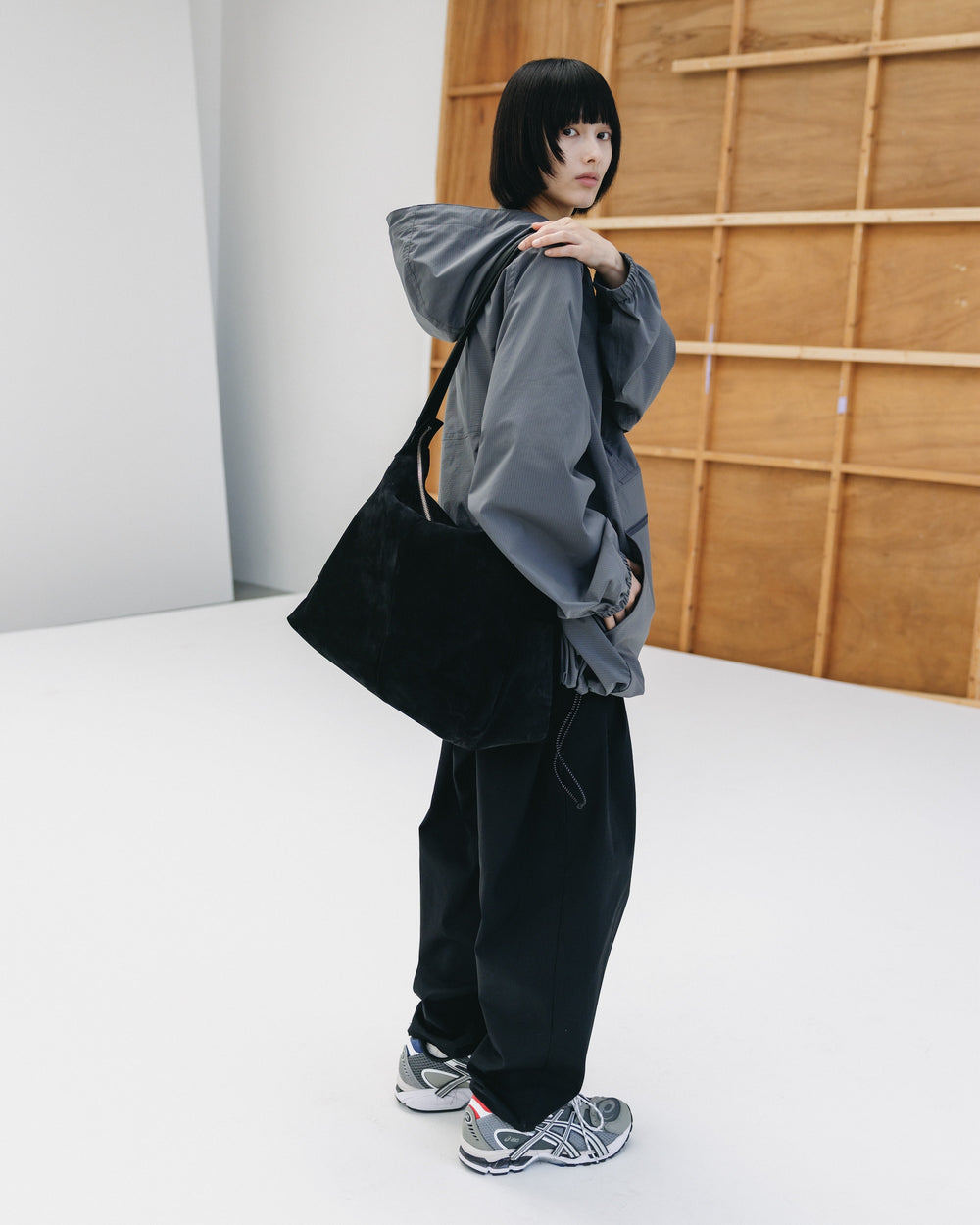 CLESSTE / Suede Nomad Bag (Black)