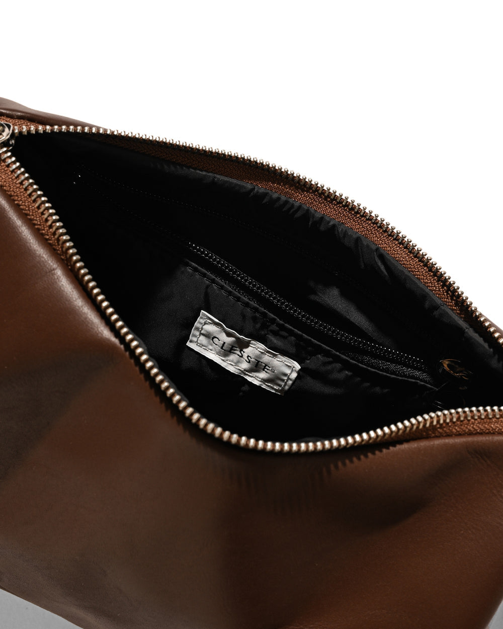 CLESSTE / Leather Day Off Bag Mini (Brown)