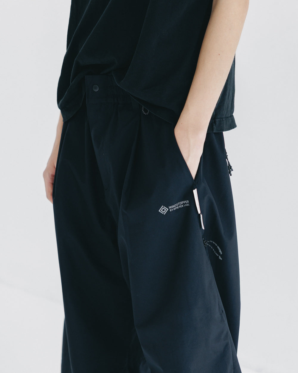 CLESSTE / +Phenix Windstopper ® By Gore-tex Labs City Barrel Leg Pants (Black)
