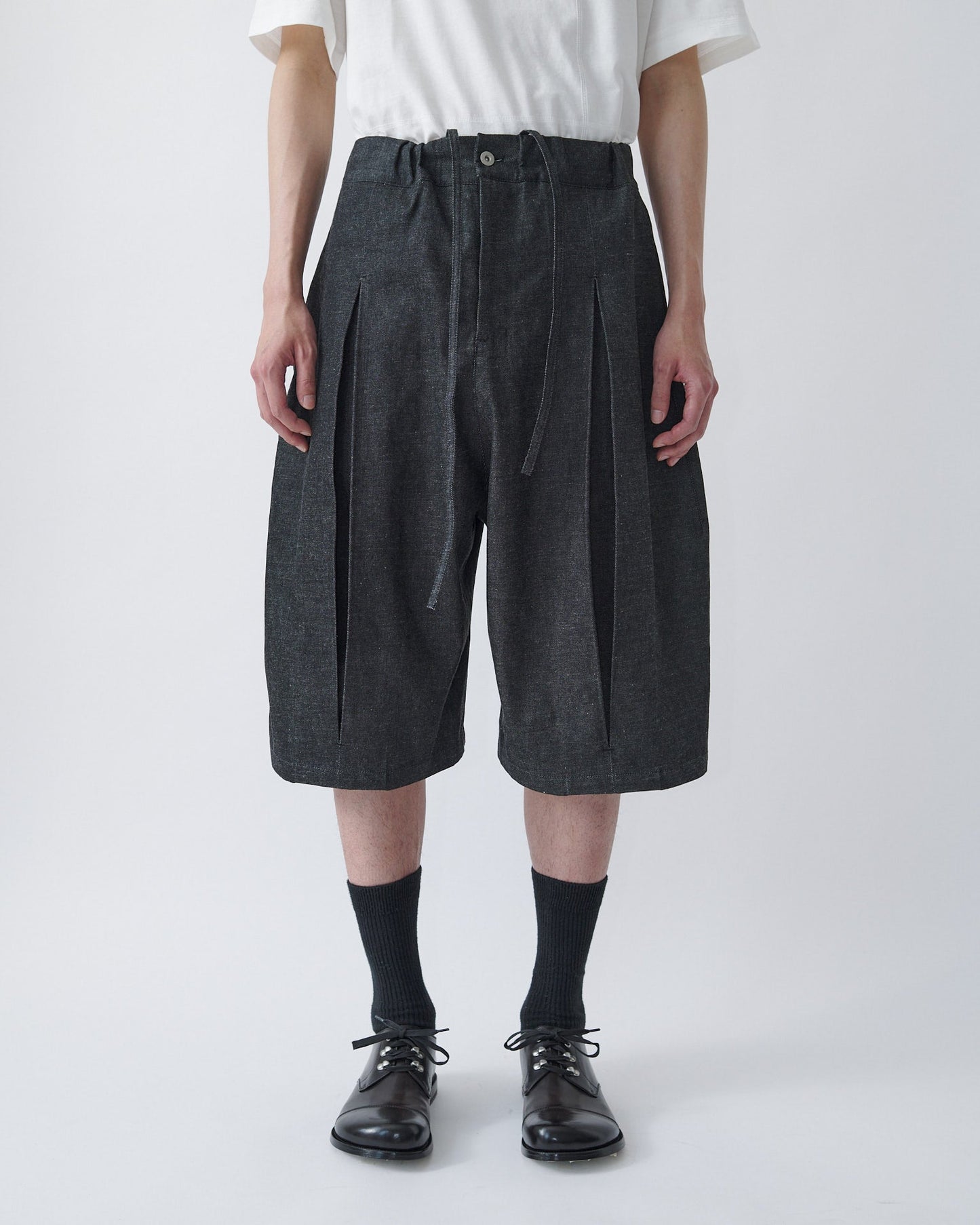 SAGE NATION / Box Pleat Short Denim - Raw Black