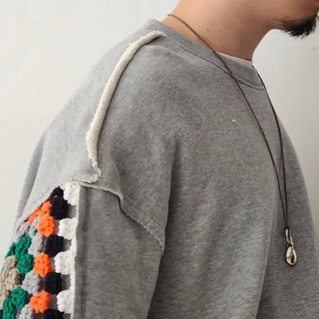 DISCOVERED / Crochet Sleeve Sweat (Gray)