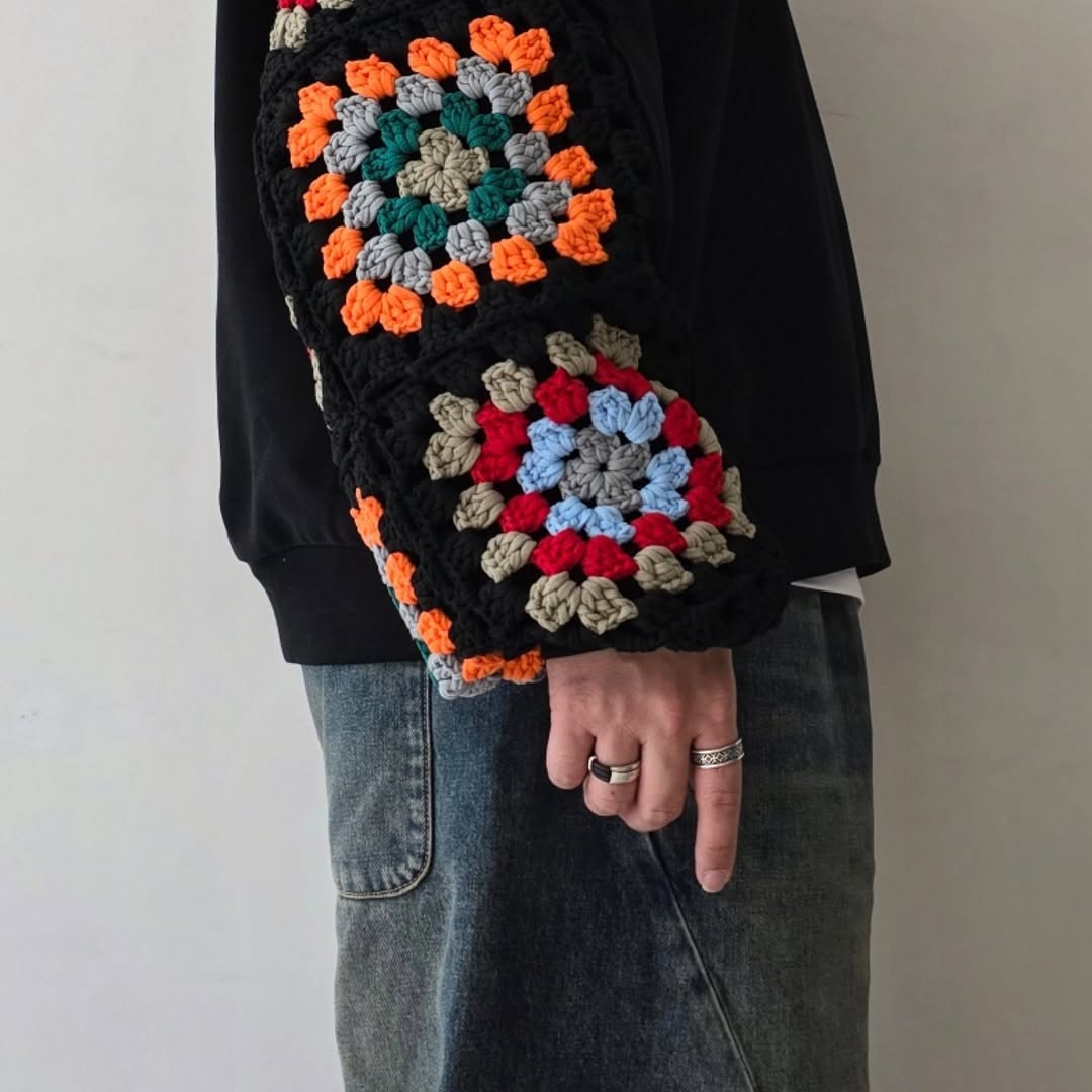DISCOVERED / Crochet Sleeve Sweat (Black)