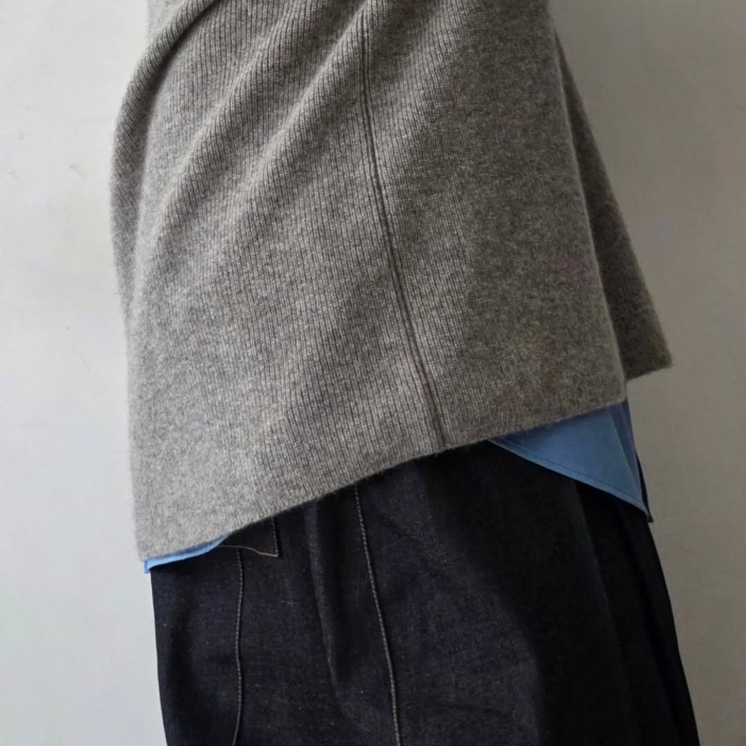 NOMAT / V-Neck Pullover Yak