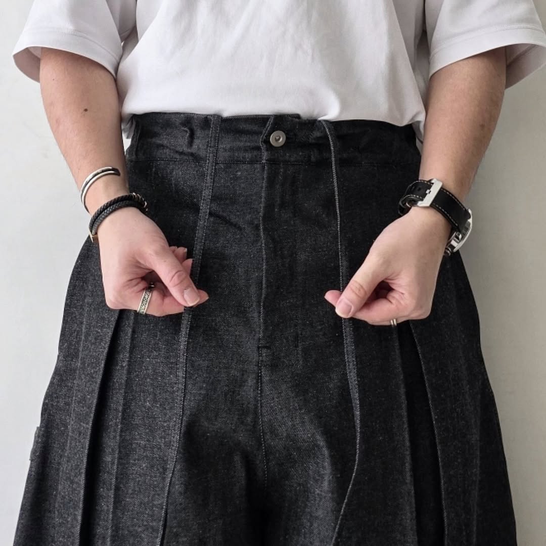 SAGE NATION / Box Pleat Short Denim - Raw Black