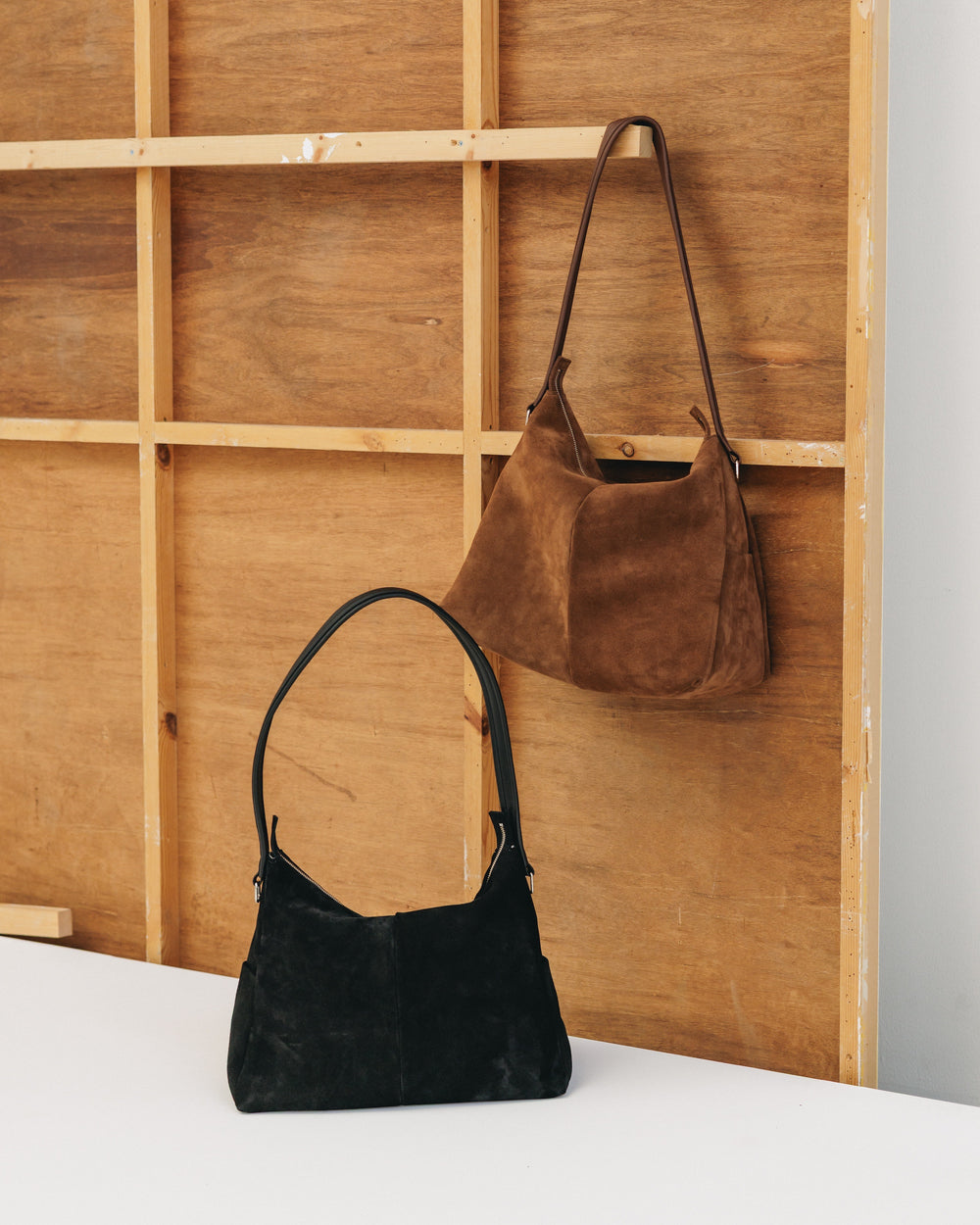 CLESSTE / Suede Nomad Bag (Brown)