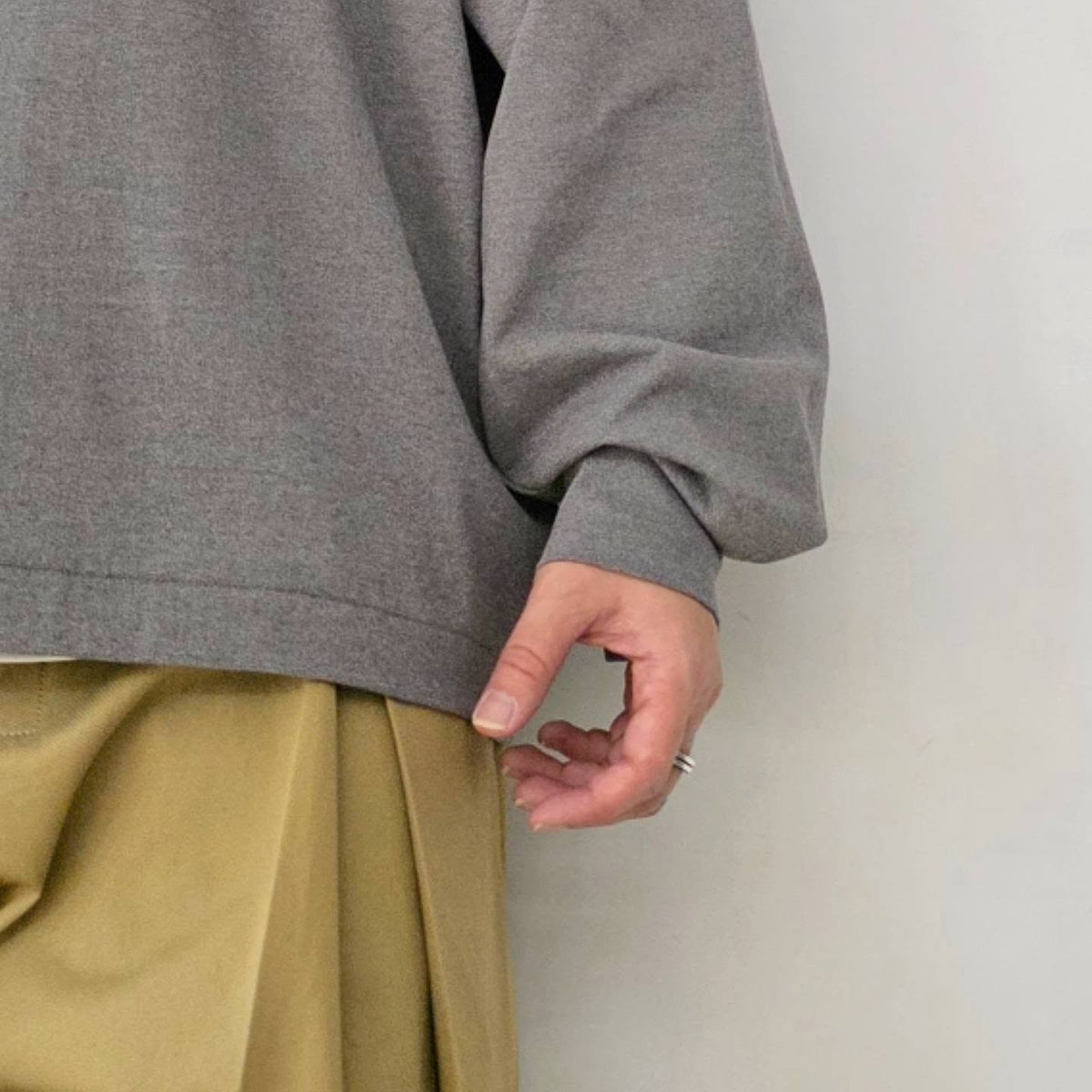 NONNOTTE / Shawl Collar V/N Tapered Oversized Long Sleeve (Smoky Charcoal)