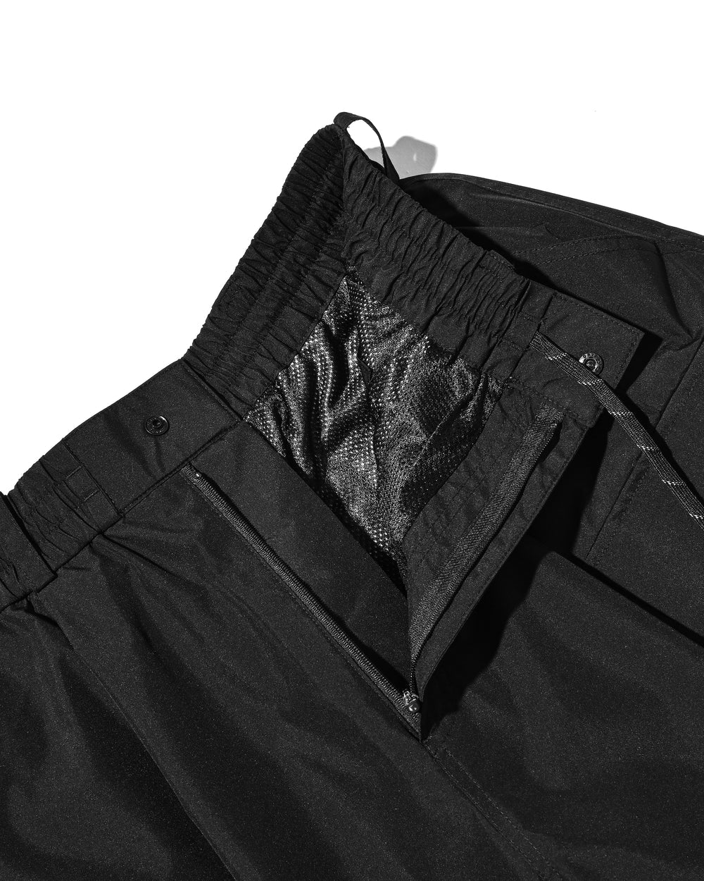 CLESSTE / +Phenix Windstopper ® By Gore-tex Labs City Mega Pocket Balloon Cargo Half Pants (Black)
