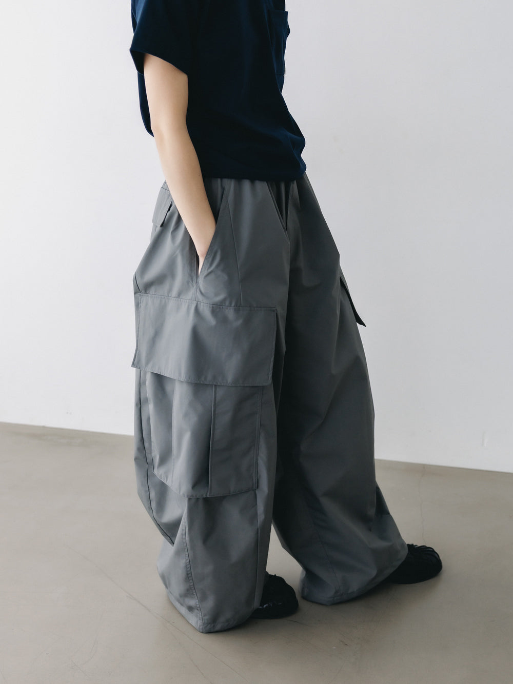 CLESSTE / +Phenix Windstopper ® By Gore-tex Labs City Mega Pocket Balloon Cargo Pants (Charcoal Gray)